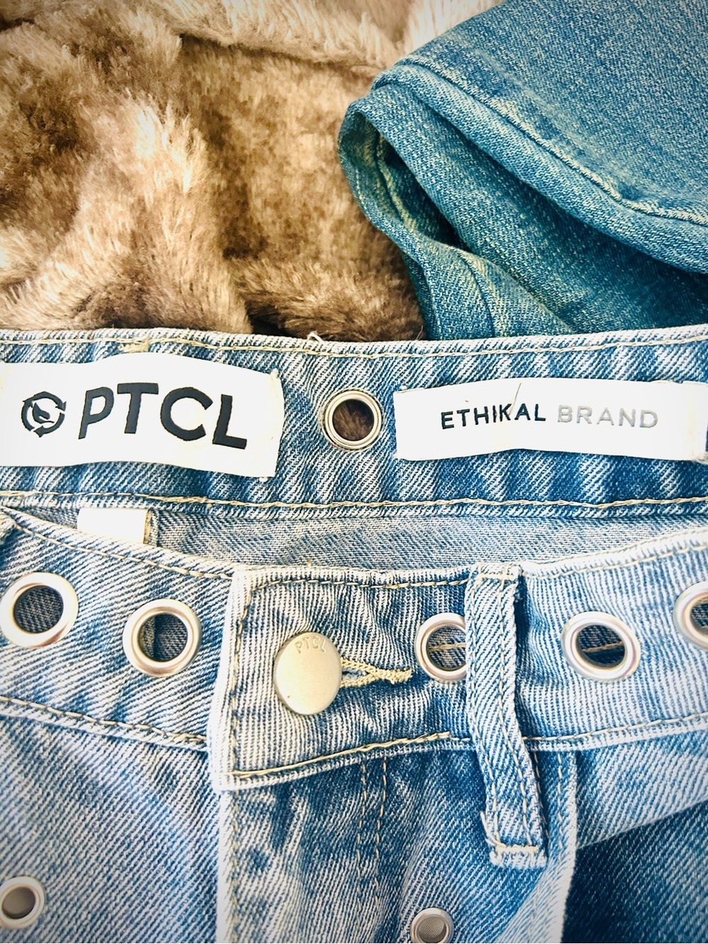 💙PTCL ETHIKAL BRAND💙 Light Blue Wide Leg Jeans with Grommet Detail NEVER WORN!